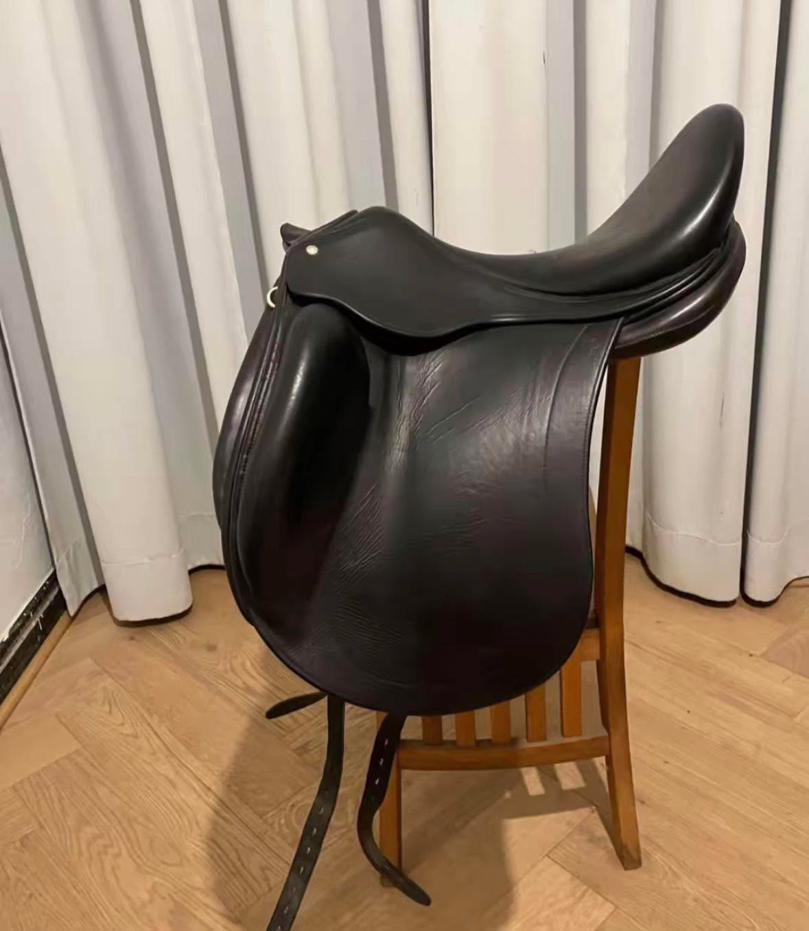  SELLE DE DRESSAGE CHILDERIC DHE
